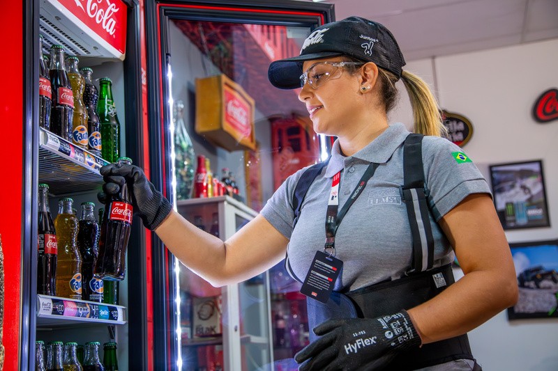 Coca-Cola abre 1 mil vagas para reforçar suas operações no verão