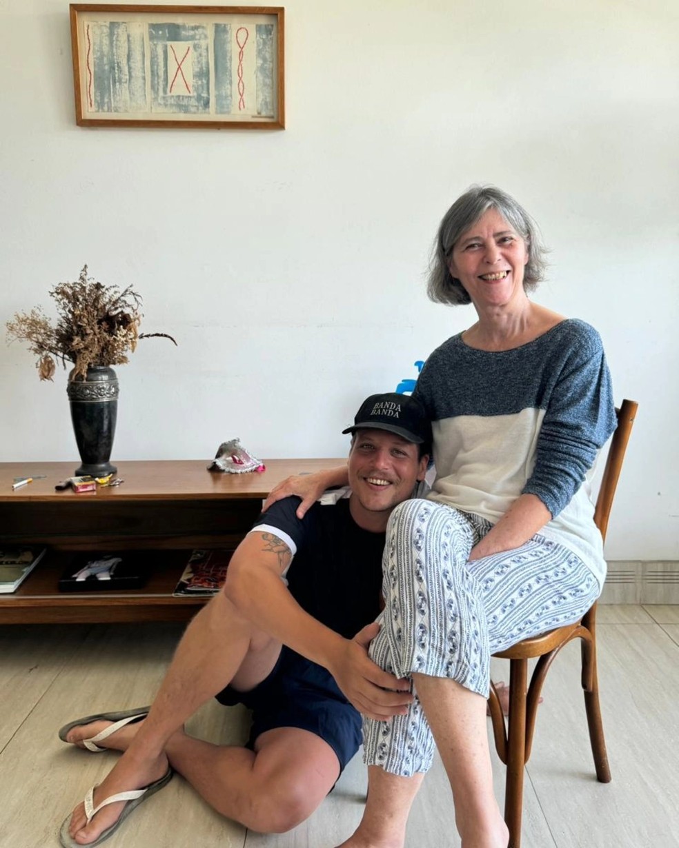 Chico Chico posa ao lado da mãe Maria Eugênia — Foto: reprodução/ instagram