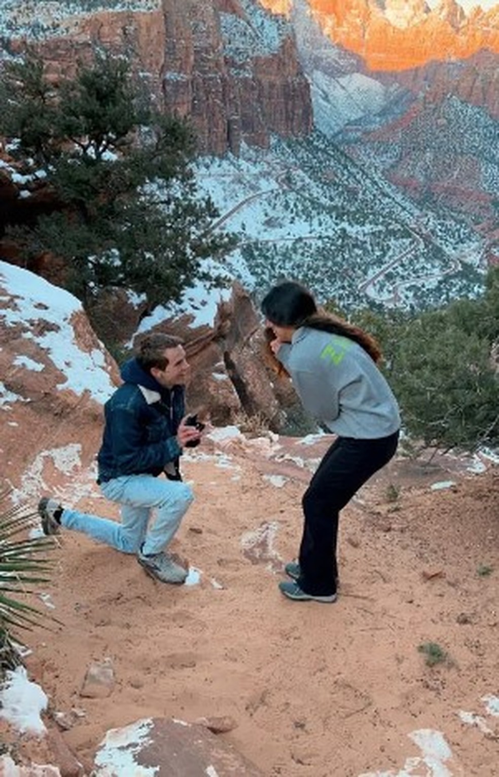 Mari e Nate ficaram noivos em 2022 — Foto: Reprodução/Facebook