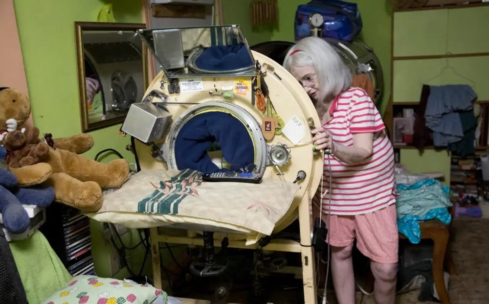 Quem é Martha Lillard, a única pessoa que ainda vive num 'pulmão de ferro'