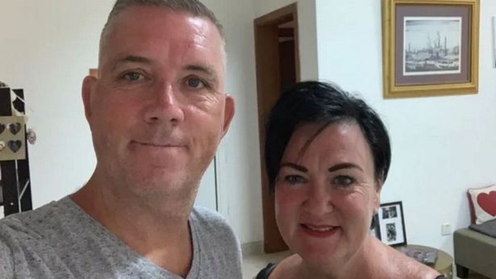 Kat e Mick, casal de 54 anos que mora na Escócia — Foto: Reprodução