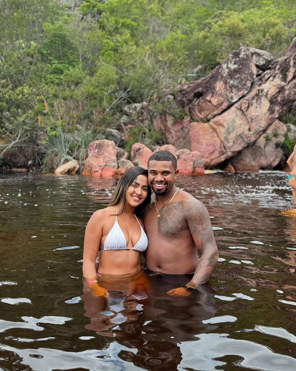 Davi Brito está namorando a cirurgiã dentista Adriana Paula — Foto: Reprodução/Instagram