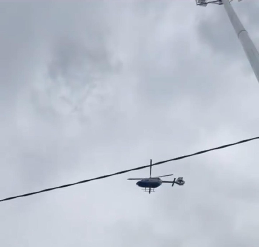 Neymar chega de helicóptero para primeiro treino no Santos