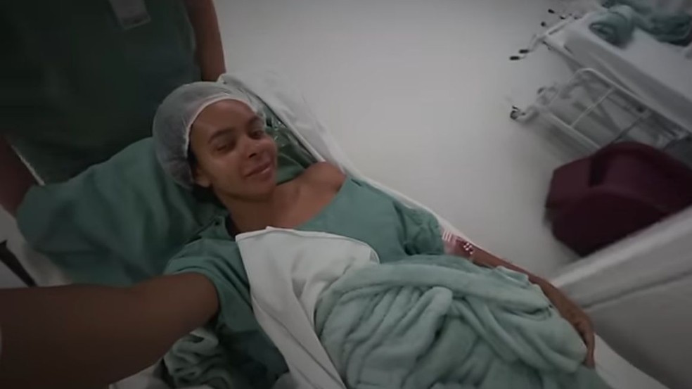 Ex Jotta A, Ella faz cirurgia de redesignação sexual — Foto: YouTube