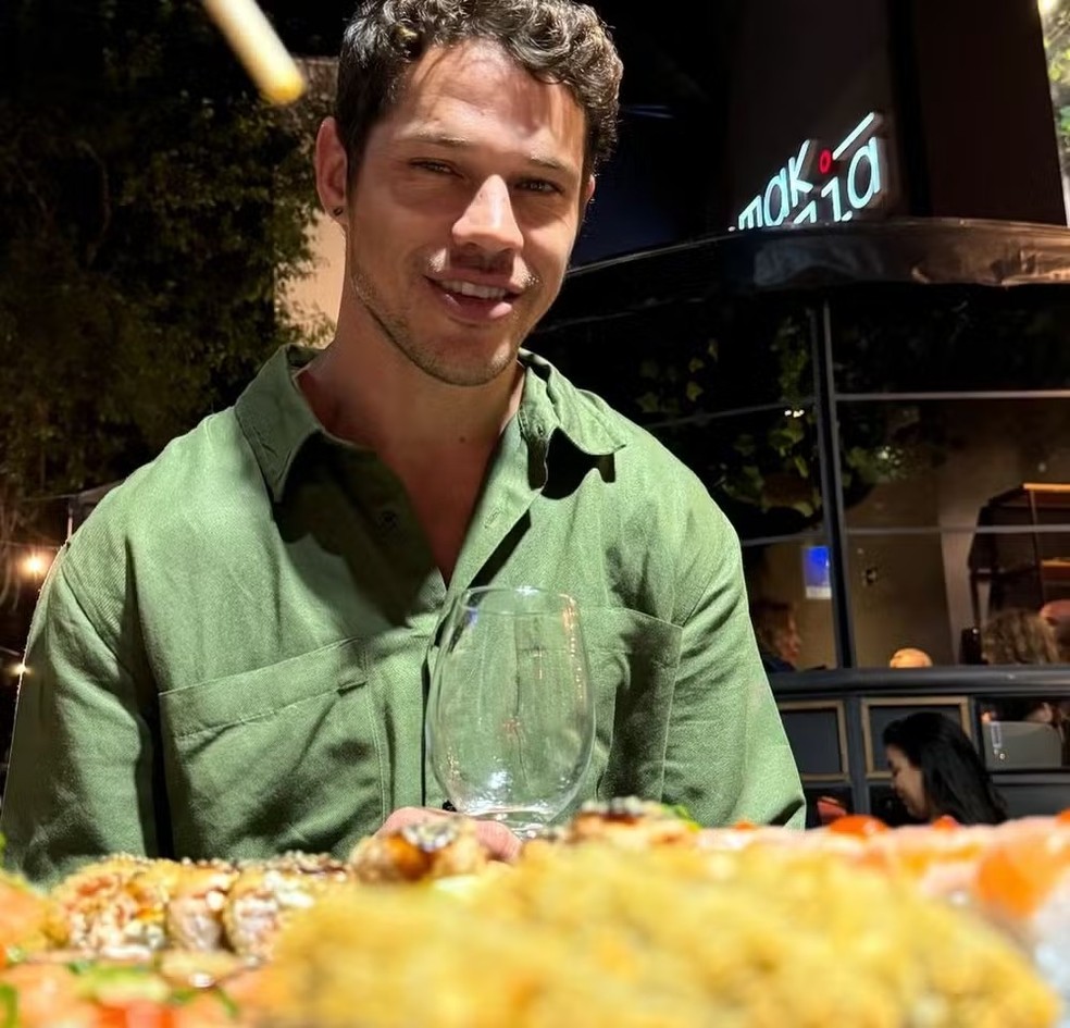 José Loreto no restaurante Temakeria — Foto: Reprodução/Instagram