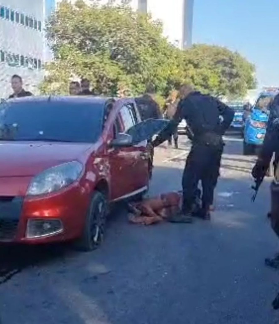 Casal foi surpreendido por cerco da PM em São Gonçalo