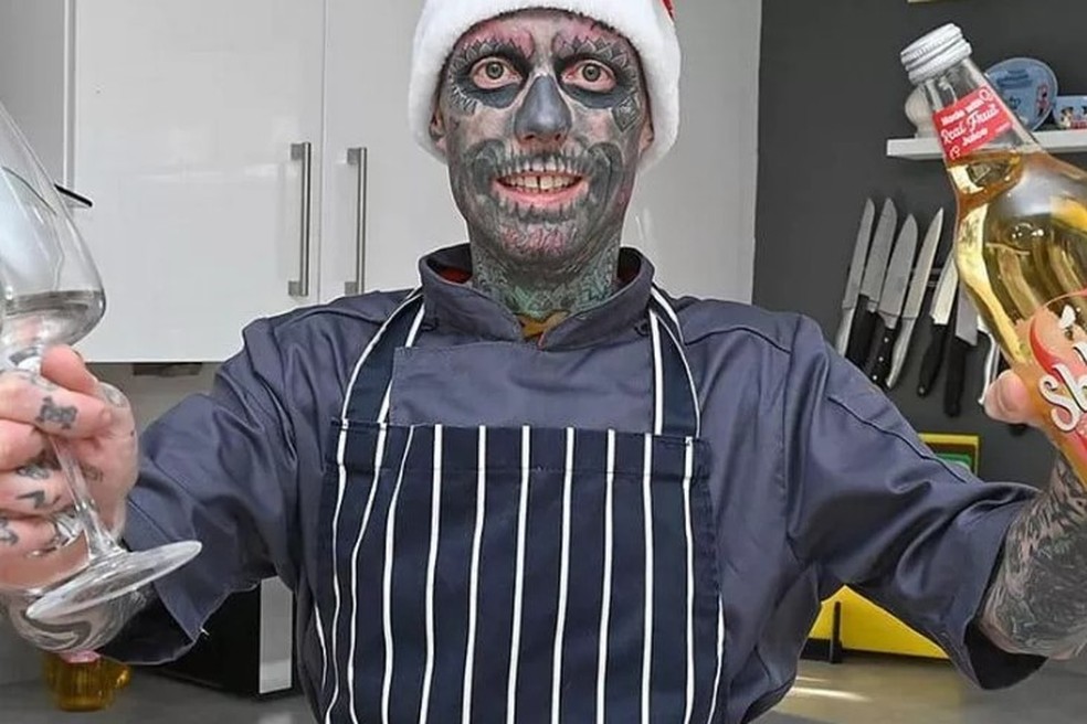 Chris Dalzell &eacute; obcecado por tatuagens &mdash; Foto: Reprodu&ccedil;&atilde;o