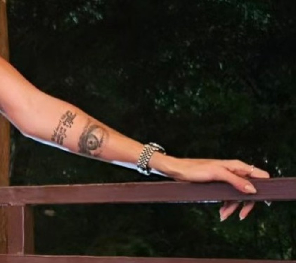 Thaisa tem olho de Guilherme tatuado — Foto: Reprodução/Instagram