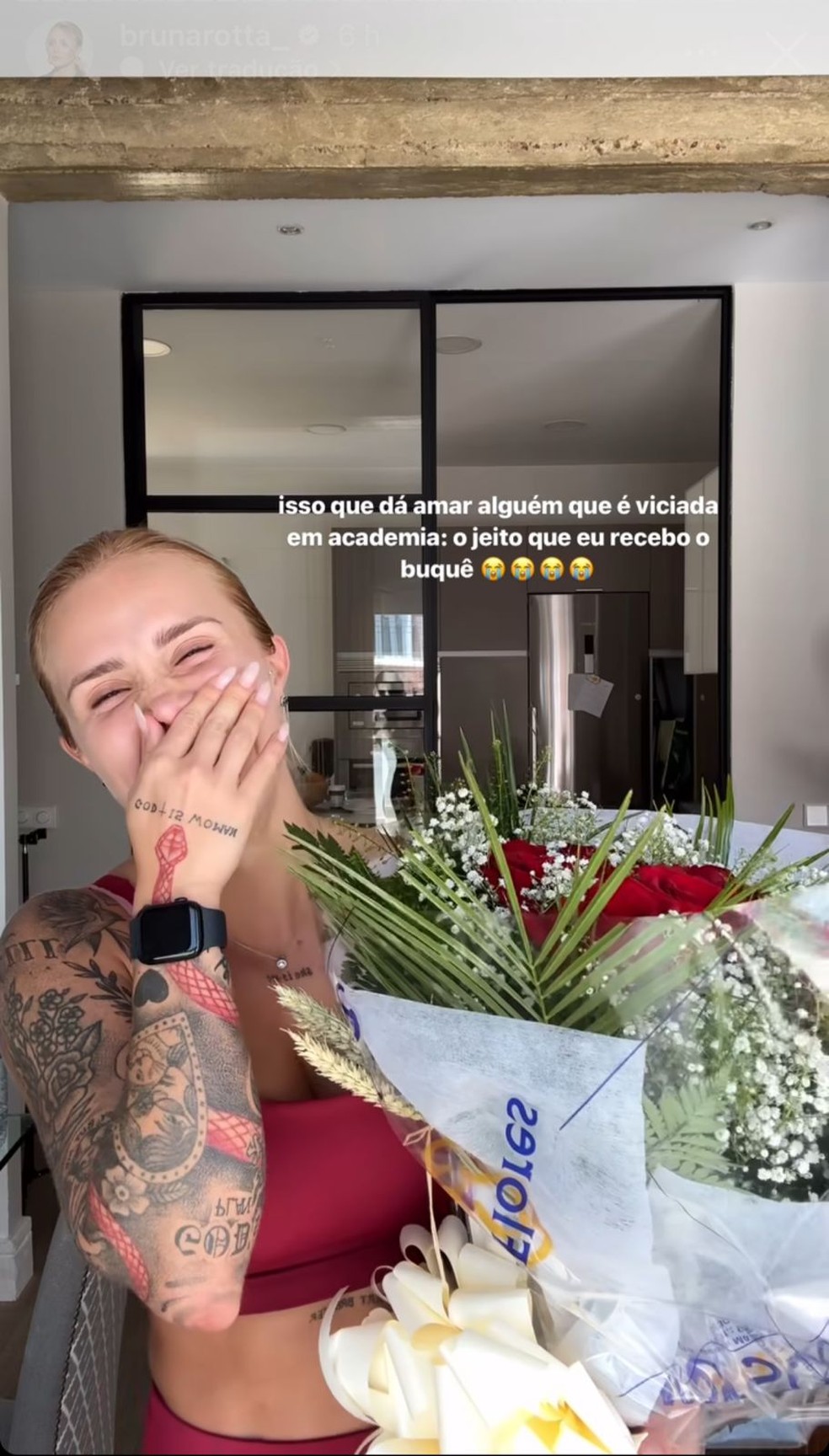 Bruna Rotta ganhou presentes iguais aos que Rodrygo Goes mandou para a m&atilde;e &mdash; Foto: Reprodu&ccedil;&atilde;o/Instagram