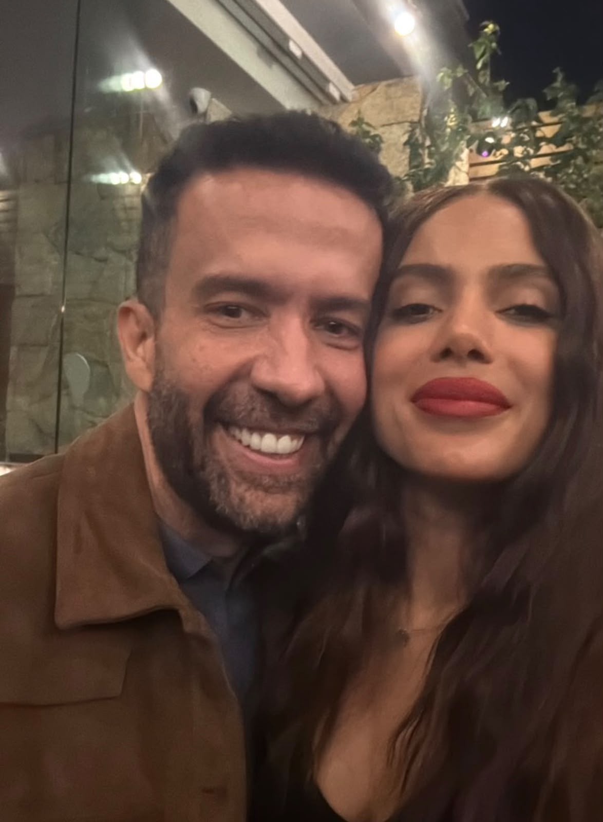 'Pessoal, urgente!': 'General' do Lula, André Janones tieta Anitta em jantar: 'Nossa rainha'