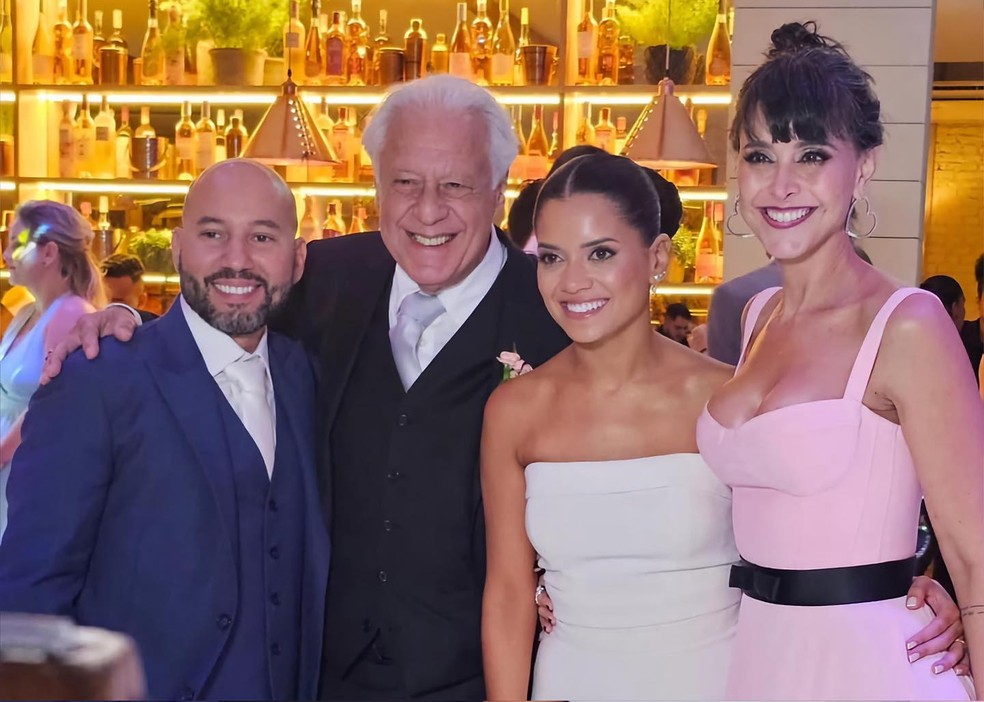 Antonio Fagundes com a mulher no casamento do filho — Foto: reprodução/ instagram