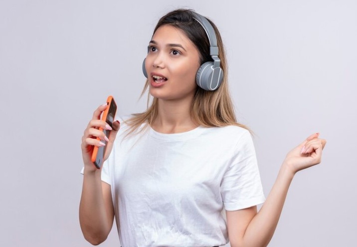 Crie Locuções e Clone Vozes com Tecnologia de Voz: Uma Guia Prática