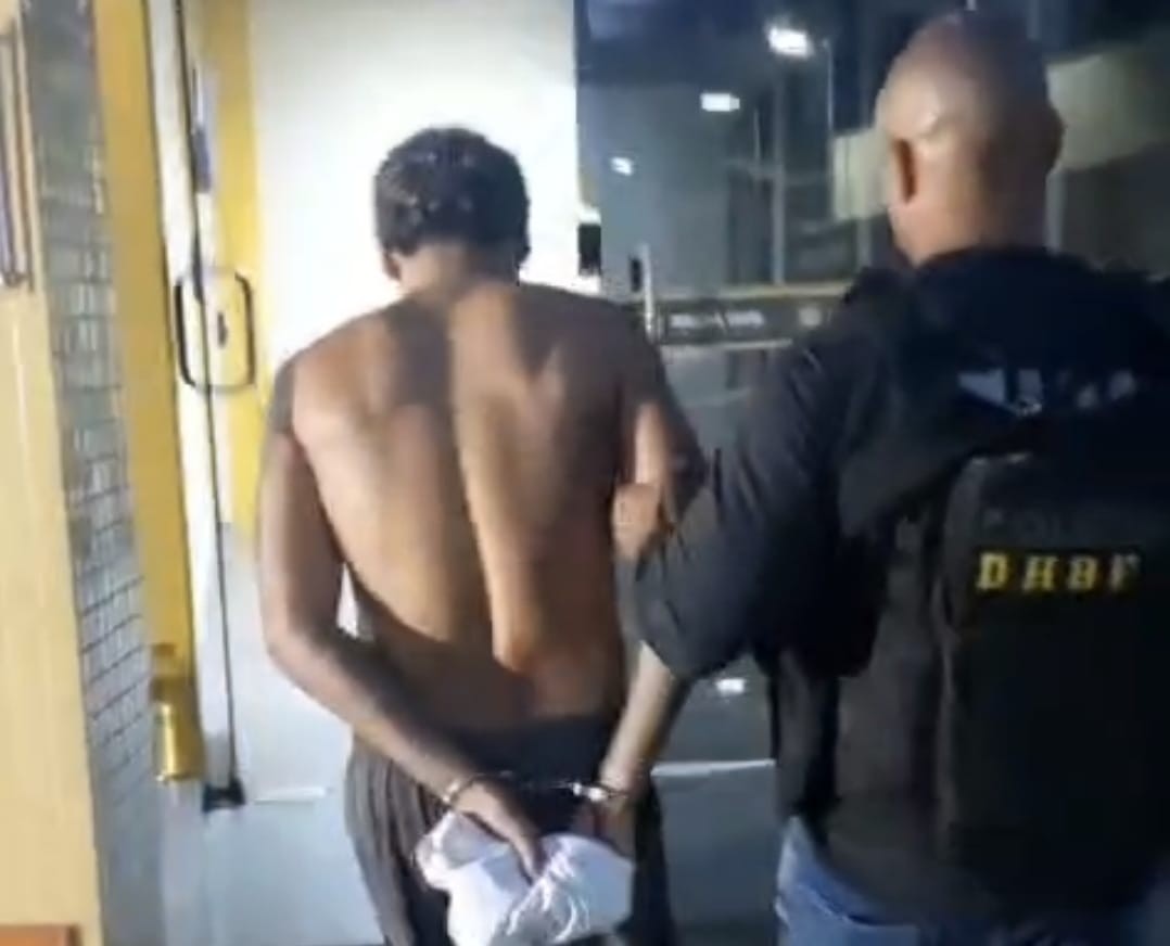 Gerente do tráfico suspeito de matar policial civil é preso no Muquiço