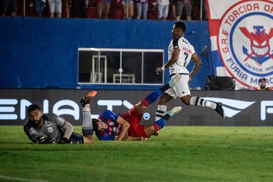Vasco se impõe contra um organizado Marcílio Dias e avança na Copa do ...