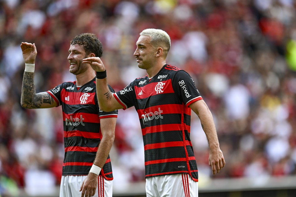 Léo Pereira e Léo Ortiz — Foto: Marcelo Cortes / Flamengo
