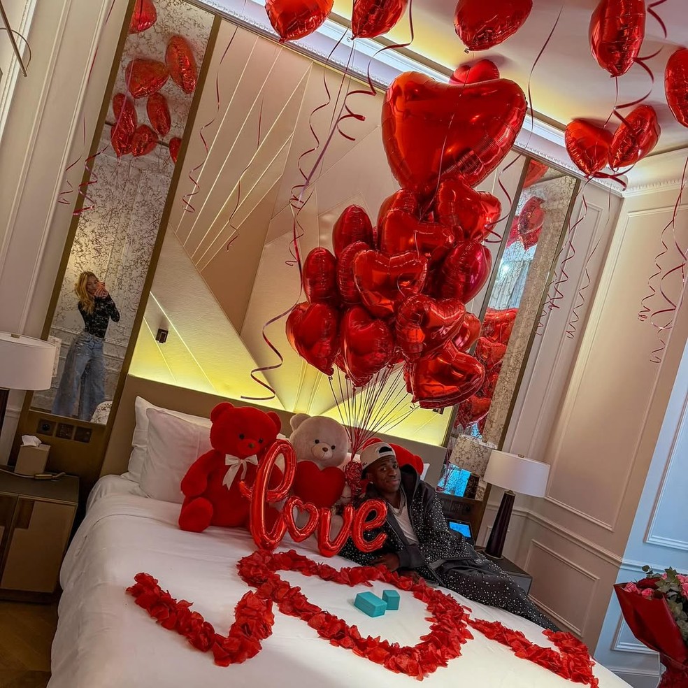 Virginia e Vini Jr. assumem namoro na web — Foto: Instagram