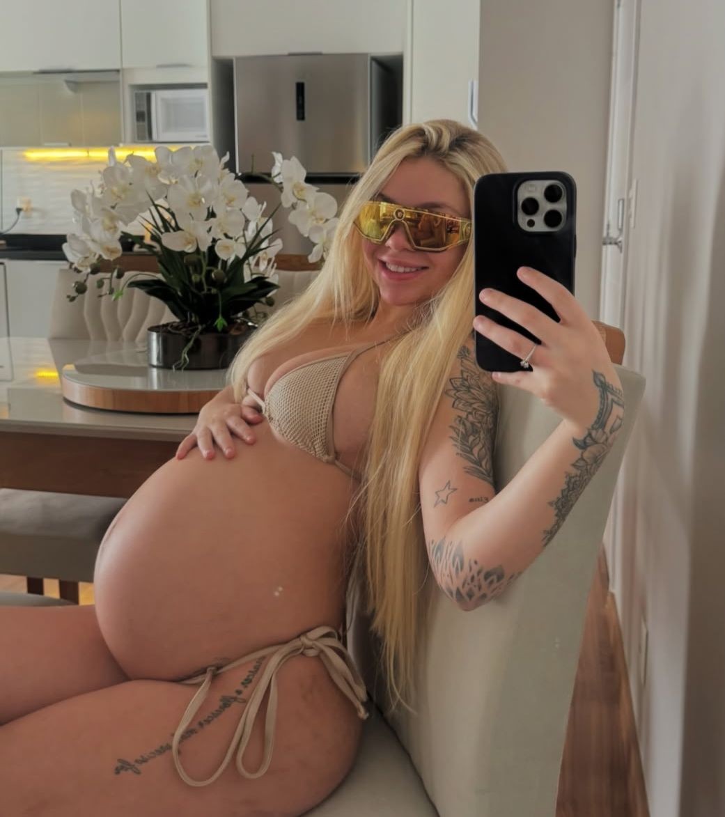 Treyce, do hit 'Lovezinho', exibe barrig&atilde;o na reta final da gravidez &mdash; Foto: Instagram
