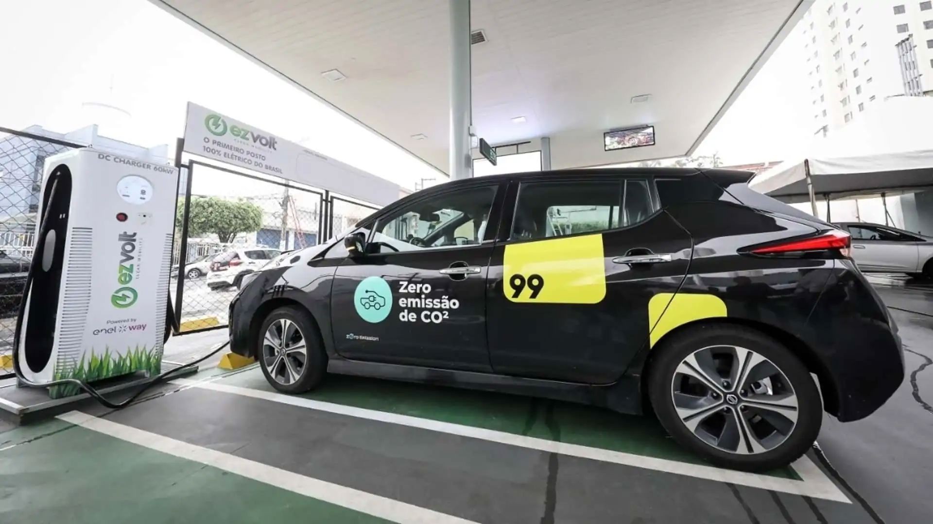 Aplicativo reúne postos de recarga elétrica de carros no Rio e oferece descontos de até 20%