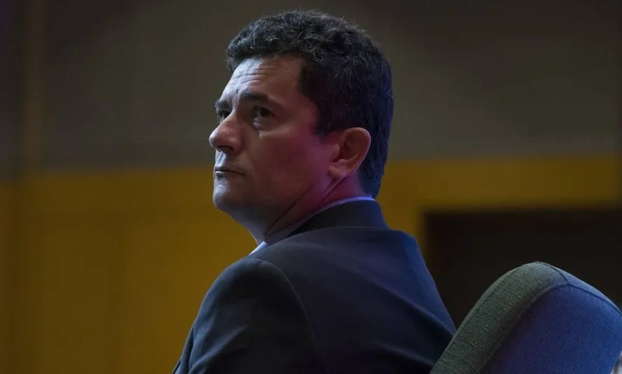 Sergio Moro vence no primeiro turno e é eleito governador do Paraná