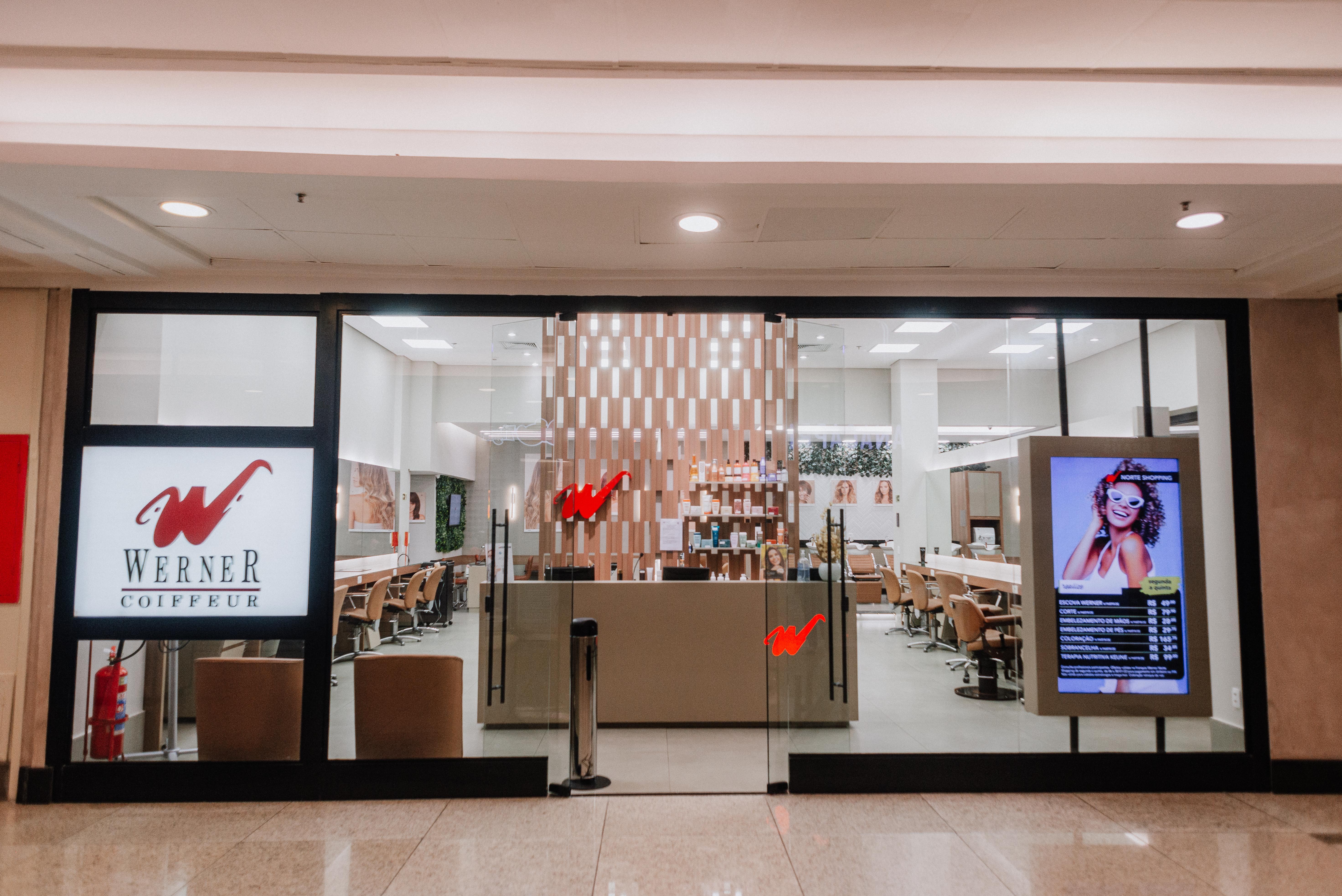 Werner Coiffeur oferece 20 vagas de emprego para profissionais da beleza e atendimento