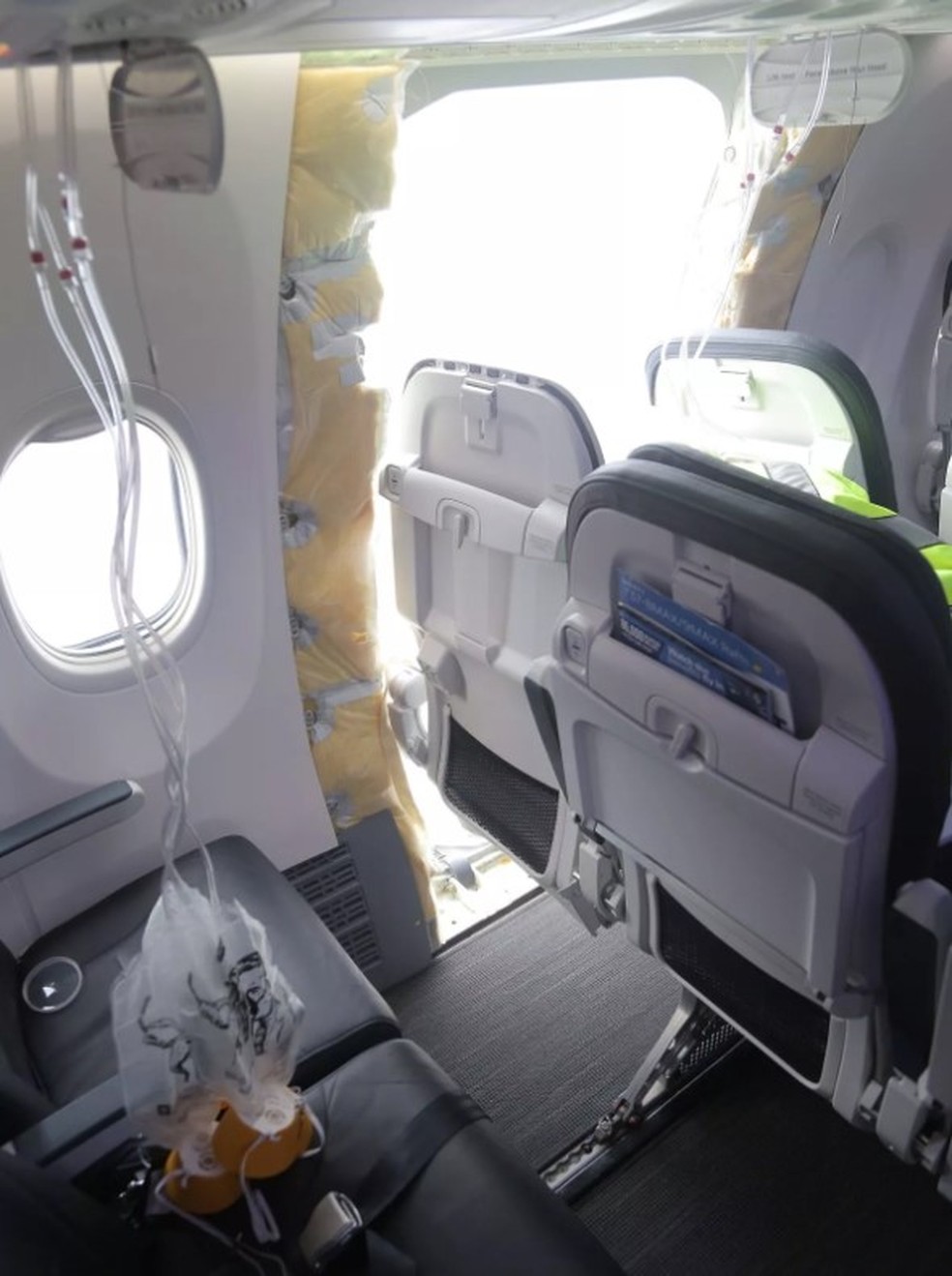 Avião da Alaska Airlines ficou sem porta 20 minutos após decolagem nos EUA — Foto: Reprodução/X