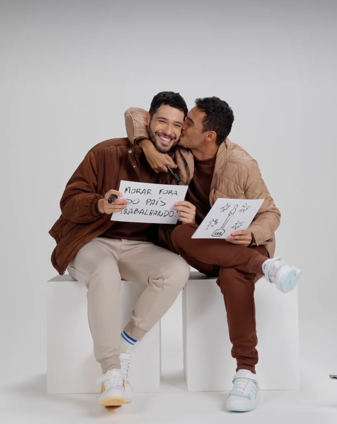 Bruno Fagundes e Igor Fernandez fazem campanha do Dia dos Namorados — Foto: Instagram/Hering