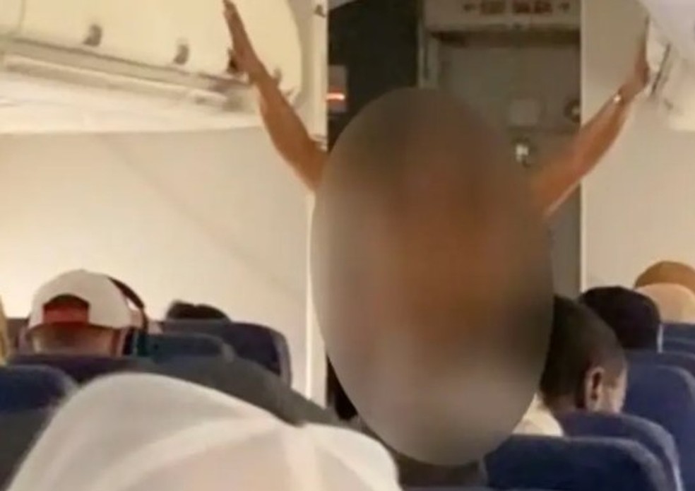 Passageira fica nua antes de decolagem nos EUA e faz piloto regressar a port&atilde;o de embarque &mdash; Foto: Reprodu&ccedil;&atilde;o