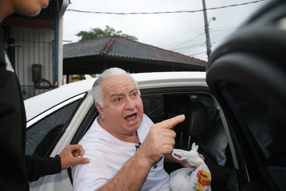 Ex-vereador Jer&ocirc;nimo Guimar&atilde;es Filho, o Jerominho, ao deixar a pris&atilde;o, em agosto de 2019 &mdash; Foto: M&aacute;rcio Alves / Ag&ecirc;ncia O Globo