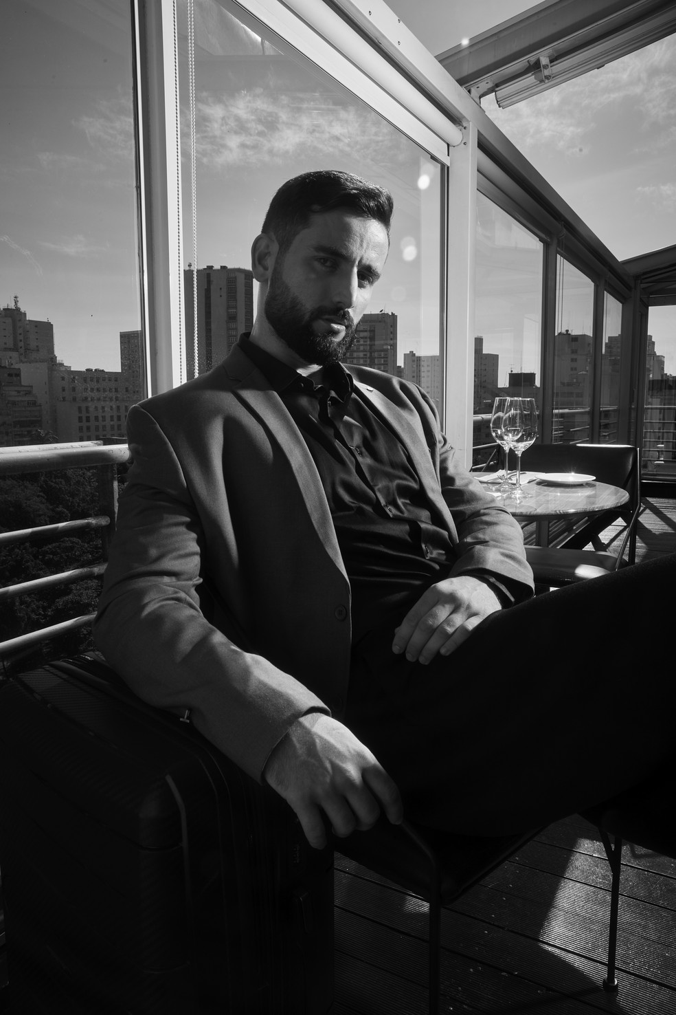 Matteus, do 'BBB 24', em ensaio exclusivo para a Canal Extra — Foto: Fotos: Gabriel Bertoncel | Stylist: Paulo Zelenka | Beleza: João Lom | Agradecimento: Esther Rooftop