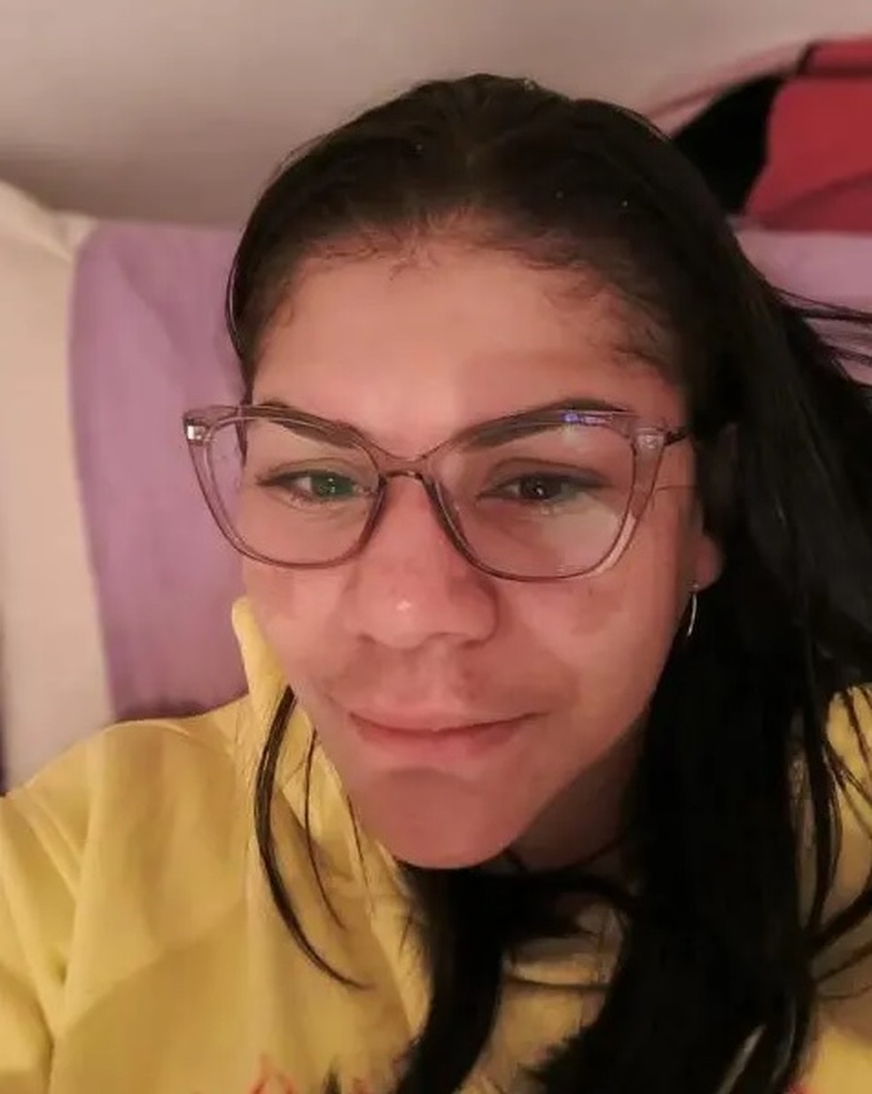 Mulher tenta embarcar em vagão de metrô com as portas se fechando, fica  presa e acaba com perna amputada