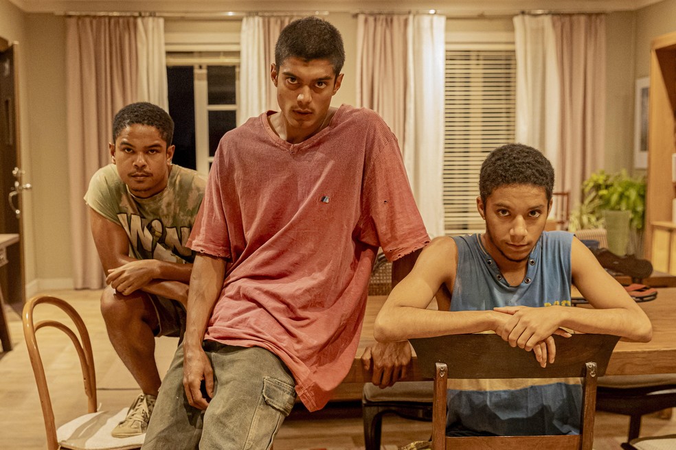 Pitoco (Juan Queiroz), Du (José Duboc) e Neno (Gabriel Lima) em 'Renascer' — Foto: Léo Rosario/Rede Globo