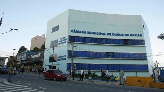 Câmara de Caxias aprova reajuste para os servidores em meio a greve dos professores