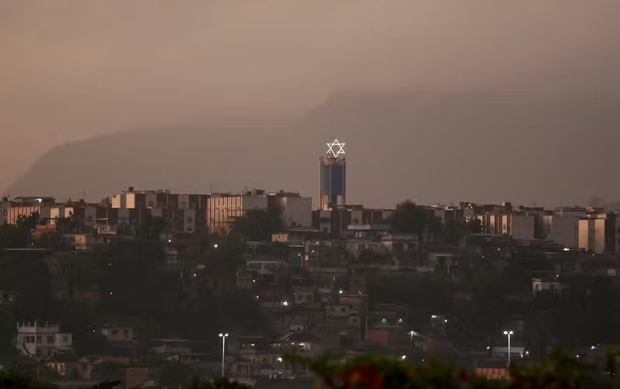 Confronto entre facções rivais aterroriza moradores do Complexo de Israel no Rio