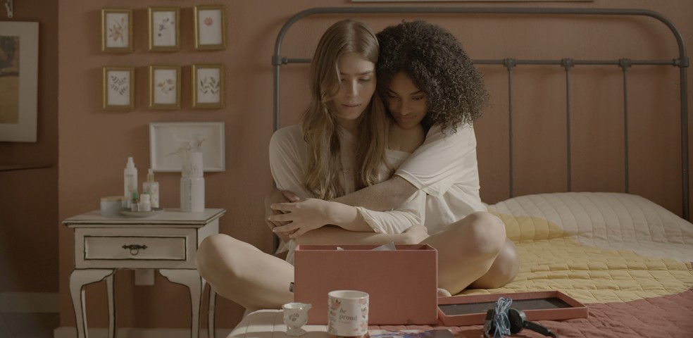 Mulher trans na novela 'Renascer', Buba revela a Teca como seus pais  reagiram após a sua transição de gênero