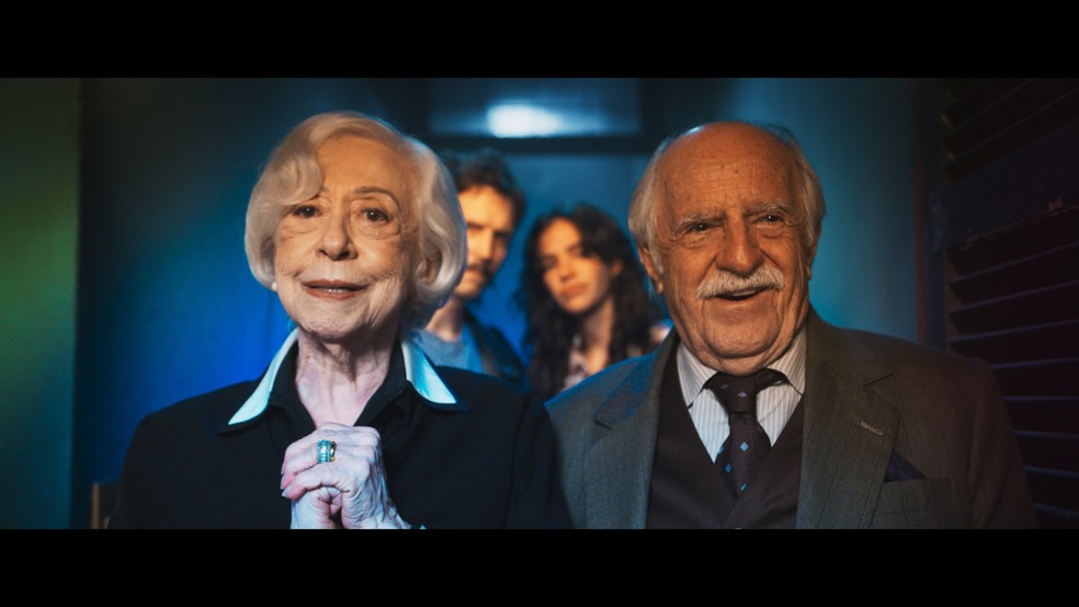 Fernanda Montenegro, Ary Fontoura, Vladimir Brichta e Bruna Marquezine em "Velhos bandidos" — Foto: Divulgação