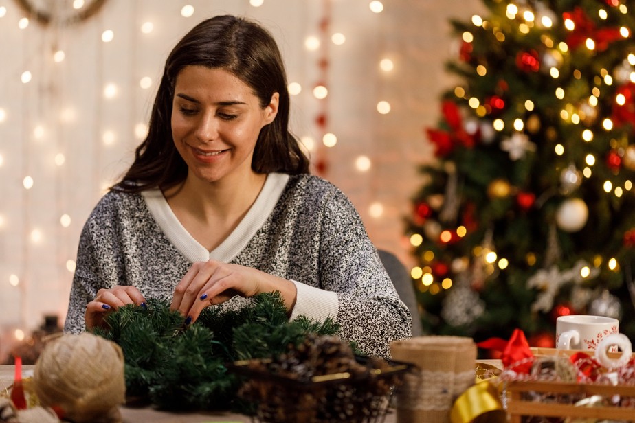 Árvore de Natal dourada: glamour e brilho na decoração natalina