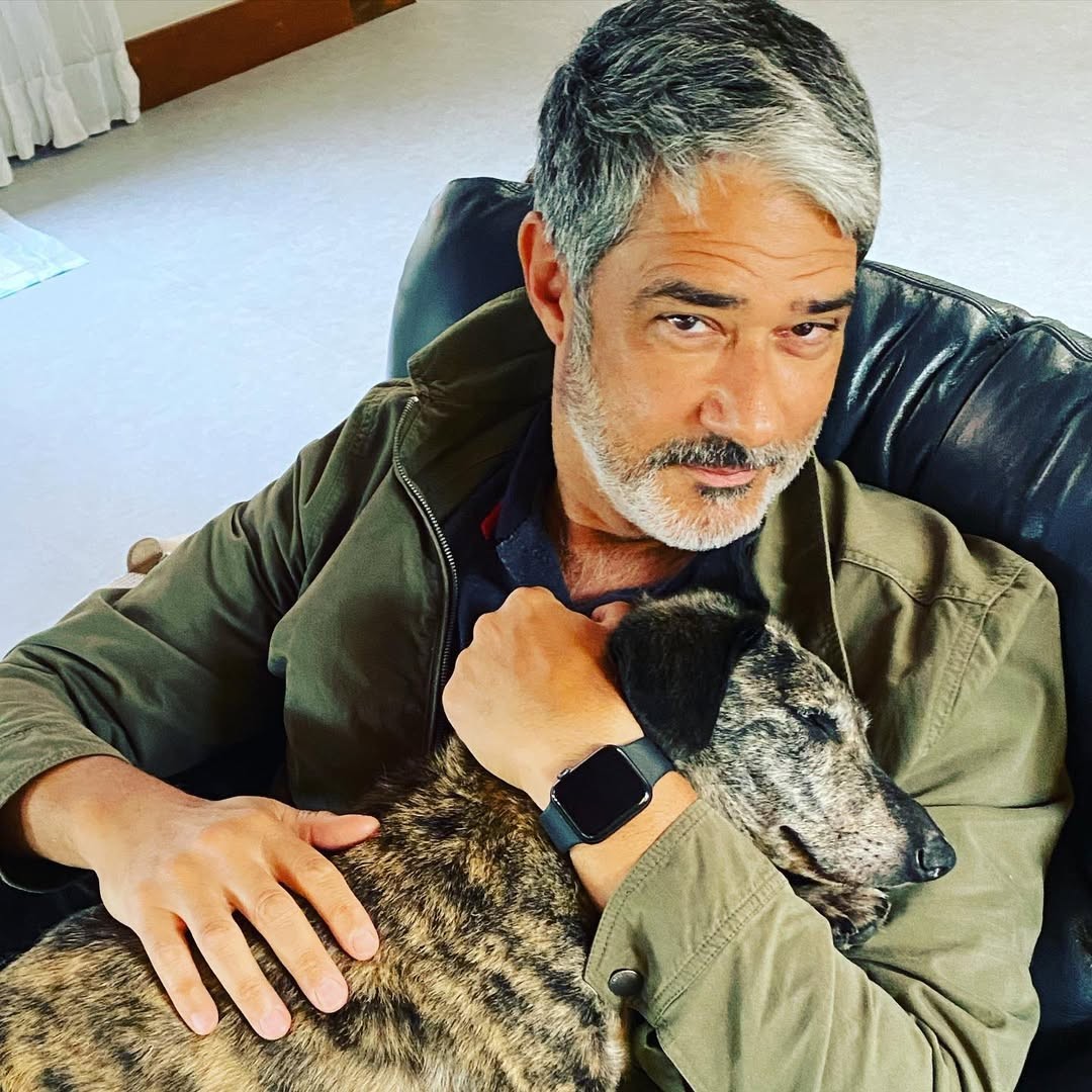 William Bonner e seu cãozinho Tobias — Foto: Reprodução/Instagram