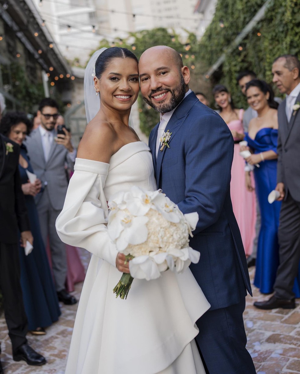 Antonio Fagundes Neto com a noiva Aline Reis — Foto: reprodução/ instagram
