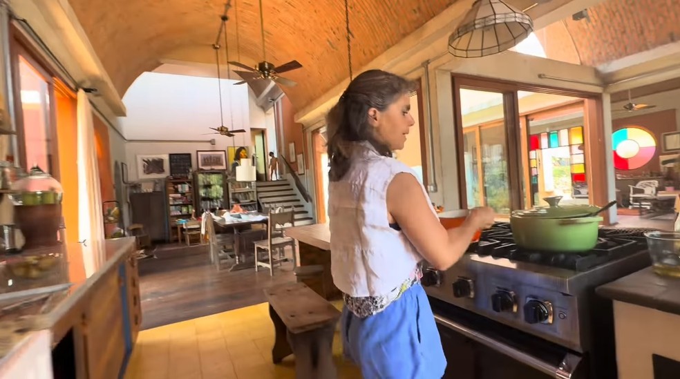 Filha de Ana Maria Braga, Mariana Maffeis mostra casarão em que mora com a família — Foto: Reprodução/Instagram