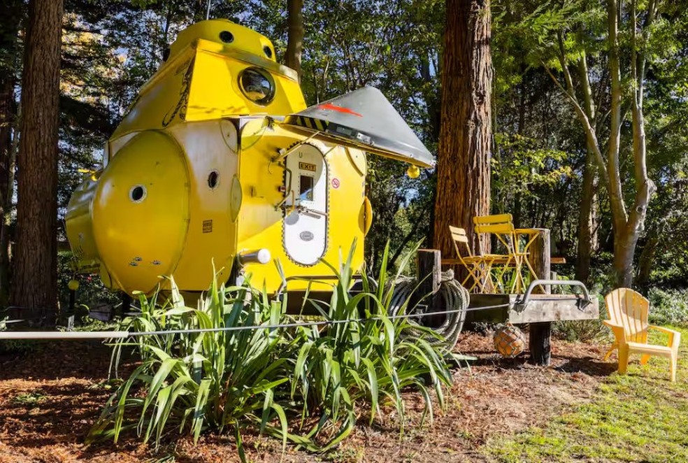 Submarino amarelo, em Marton (Nova Zelândia) — Foto: Reprodução / Airbnb