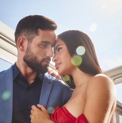 Matteus e Isabelle, do 'BBB 24', em ensaio exclusivo para a Canal Extra — Foto: Fotos: Gabriel Bertoncel | Stylist: Paulo Zelenka | Beleza: João Lom | Agradecimento: Esther Rooftop