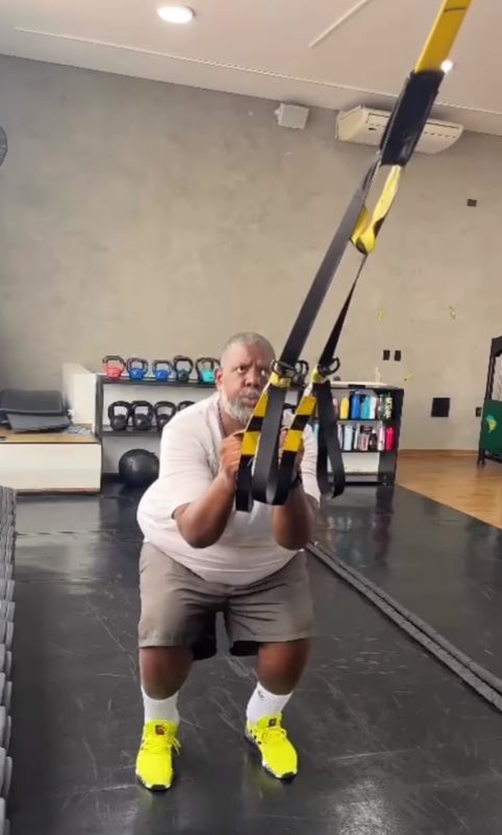 Péricles fazendo exercício — Foto: Instagram/reprodução