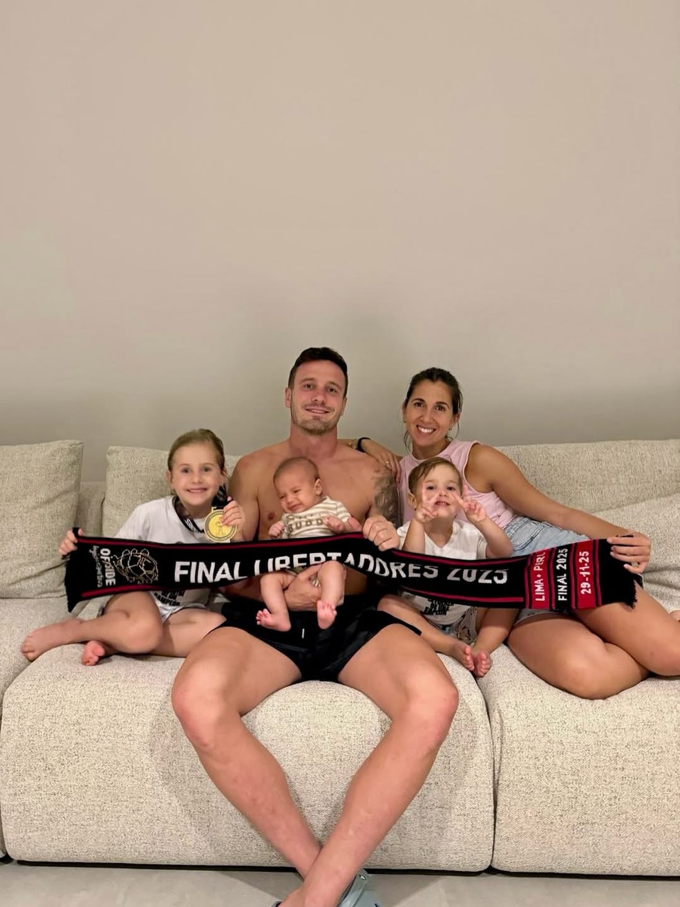 Saúl, do Flamengo, com a família — Foto: Reprodução/Instagram