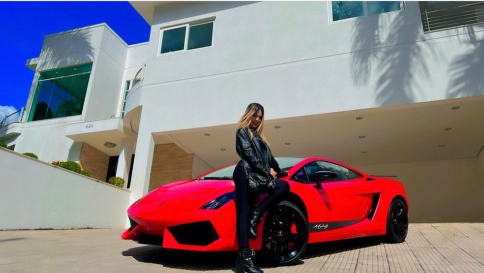 MC Melody ostenta na web  Foto: Instagram