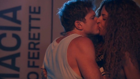 Romances que Inspiram: Famosas Trans e Seus Relacionamentos Reais Superam Barreiras