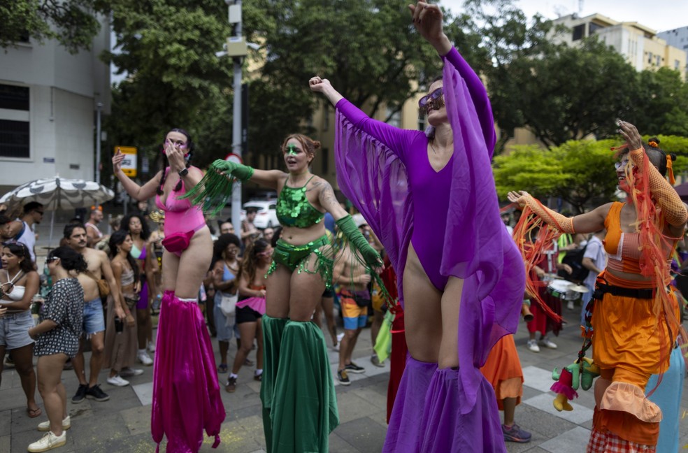 Bloco Mistérios Há de Pintar, no Boulevard Olímpico — Foto: Márcia Foletto