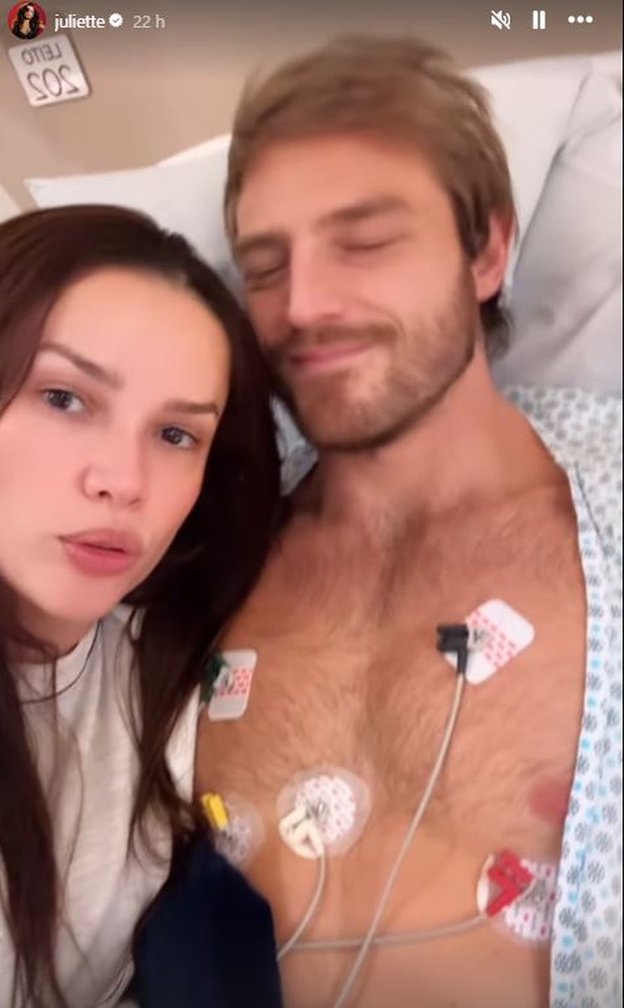Juliette no hospital com o noivo, Kaique Cerveny