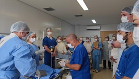Estudantes de medicina de universidade dos EUA  visitam Hospital Ernesto Che Guevara