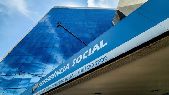 INSS vai pagar 13º salário a novos aposentados e pensionistas a partir deste mês. Confira o calendário INSS vai pagar 13º salário a novos aposentados e pensionistas a partir deste mês. Confira o calendário