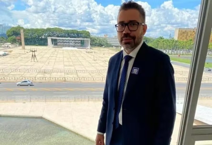 Irmão de Cláudio Castro é alvo de operação que investiga fraudes em contratos
